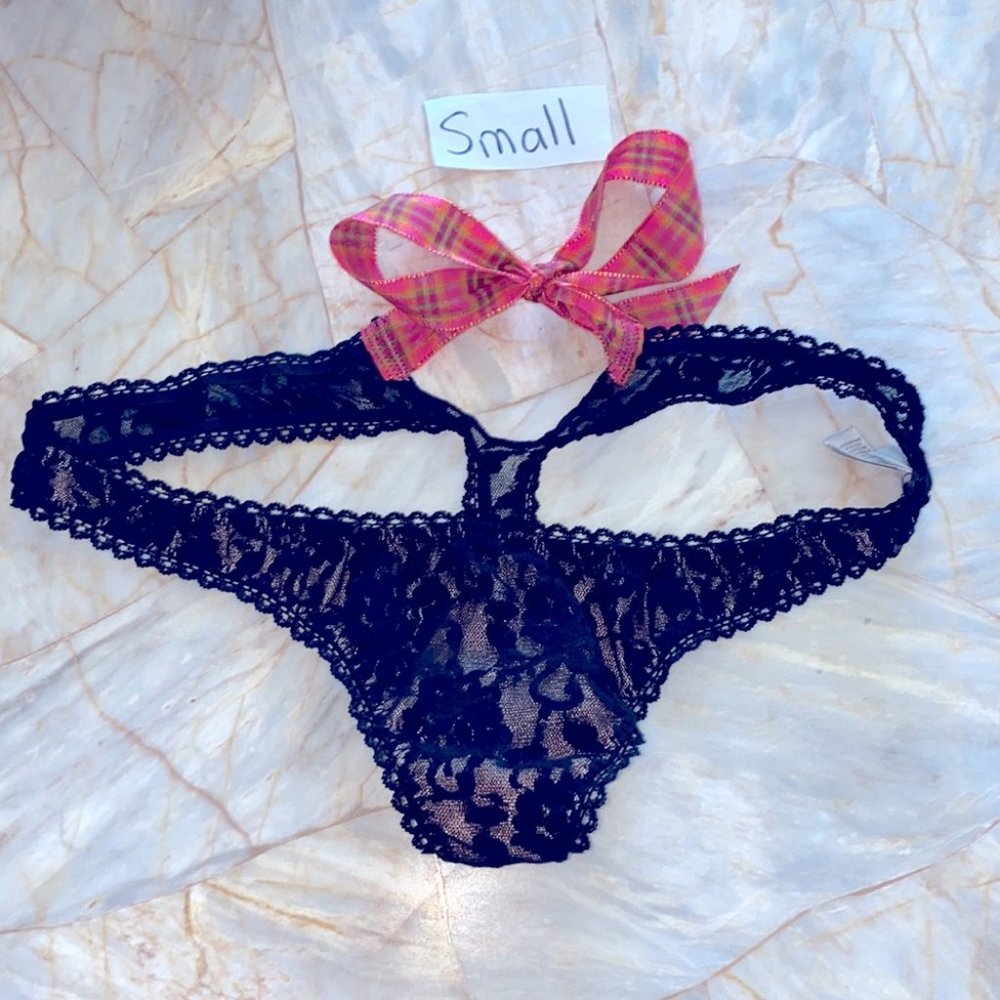Rare Thong V-String Panty Black Lace Small